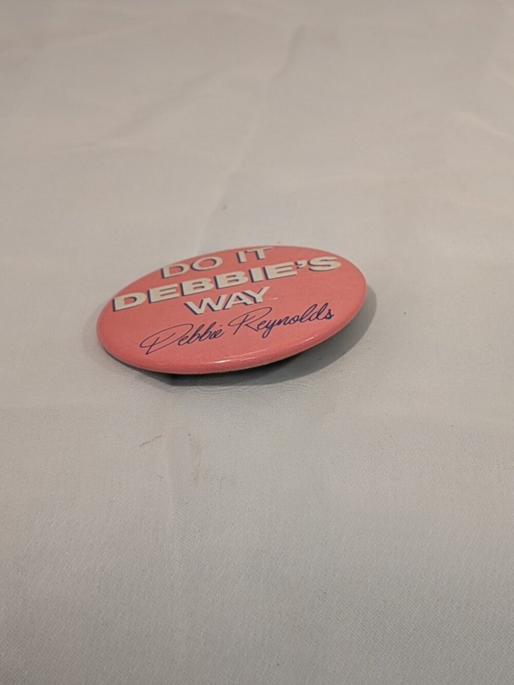 Vintage Debbie Reynolds Do It Debbie’s Way Pinback Button 1980s Fitness - Picture 4 of 4